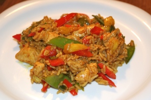74. Pikanter Curryreis mit Gemüse und Hähnchenbrust